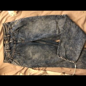 Vintage mom jeans, creates hour glass shape :)